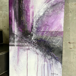 Ein fertiges Werk in mehrheitlich violetter Farbe und mit kunstvollen Strukturelementen aus dem Struktur trifft Farbe Workshop 2.0